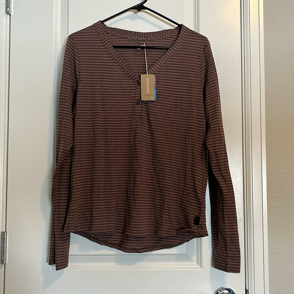 NWT womens Patagnoia Mainstay henley.